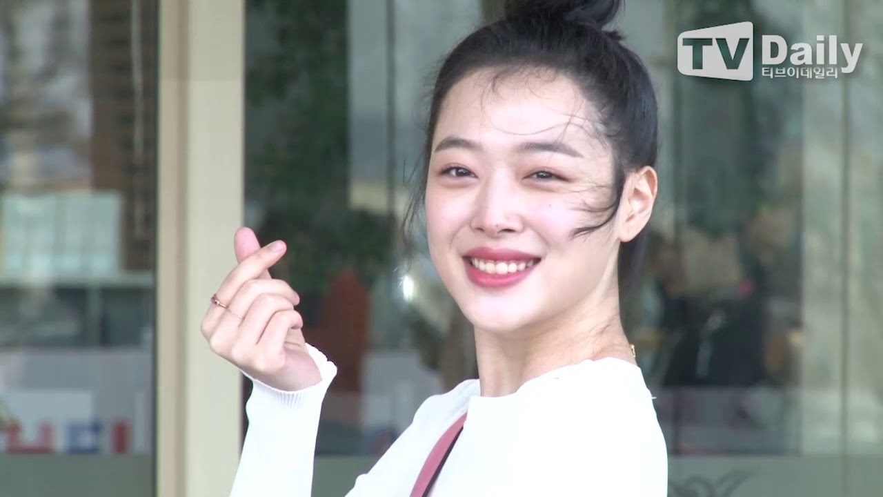 [TD영상] 설리(Siull) '계절 앞서가는 봄 패션'