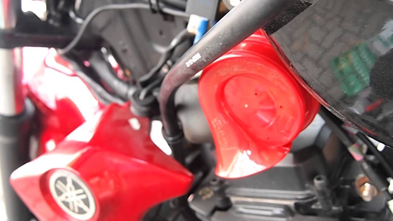 Hella&trade; Red Twin Tone&trade; on Yamaha FZ16&trade;