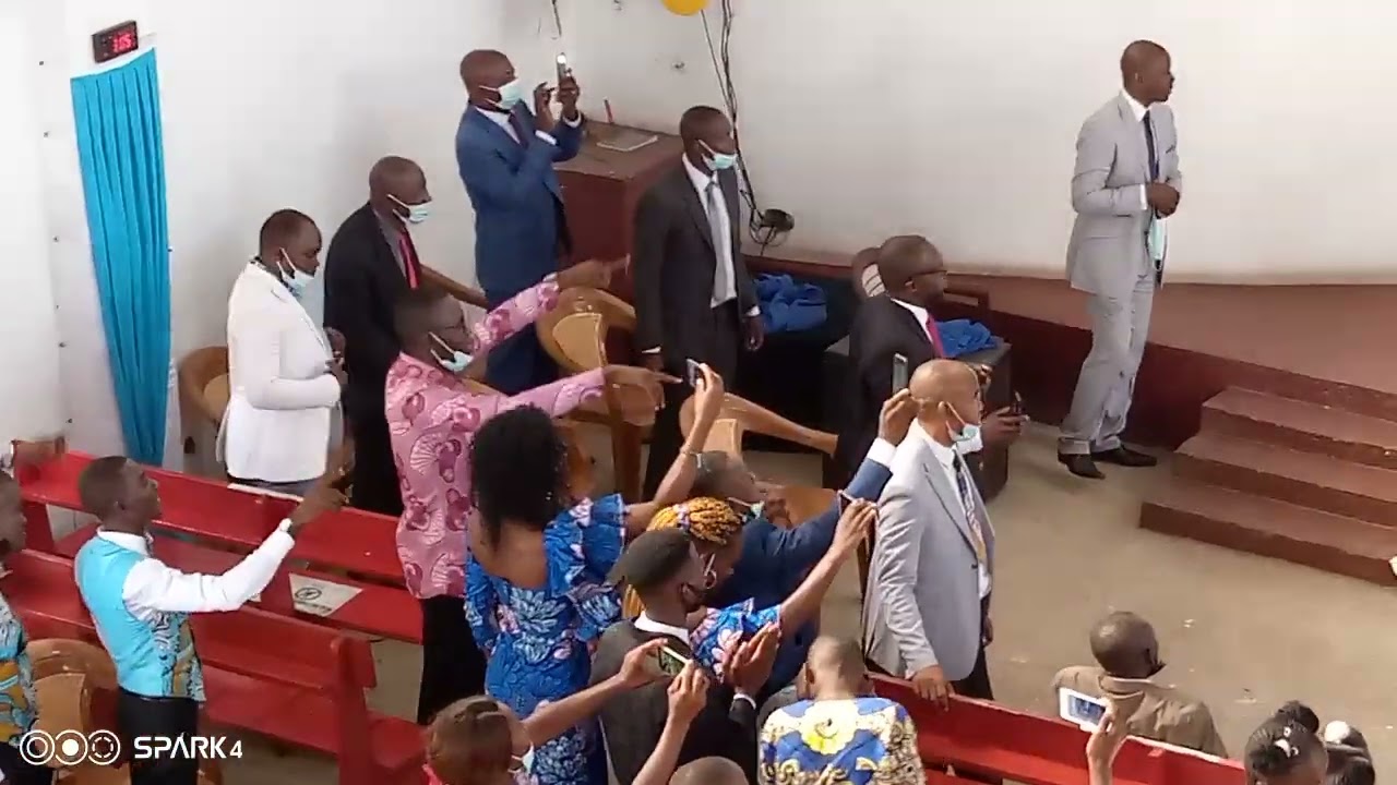 Le pasteur Lifoko du ciel et le pasteur Alban Samba à Rouge Gorge tabernacle