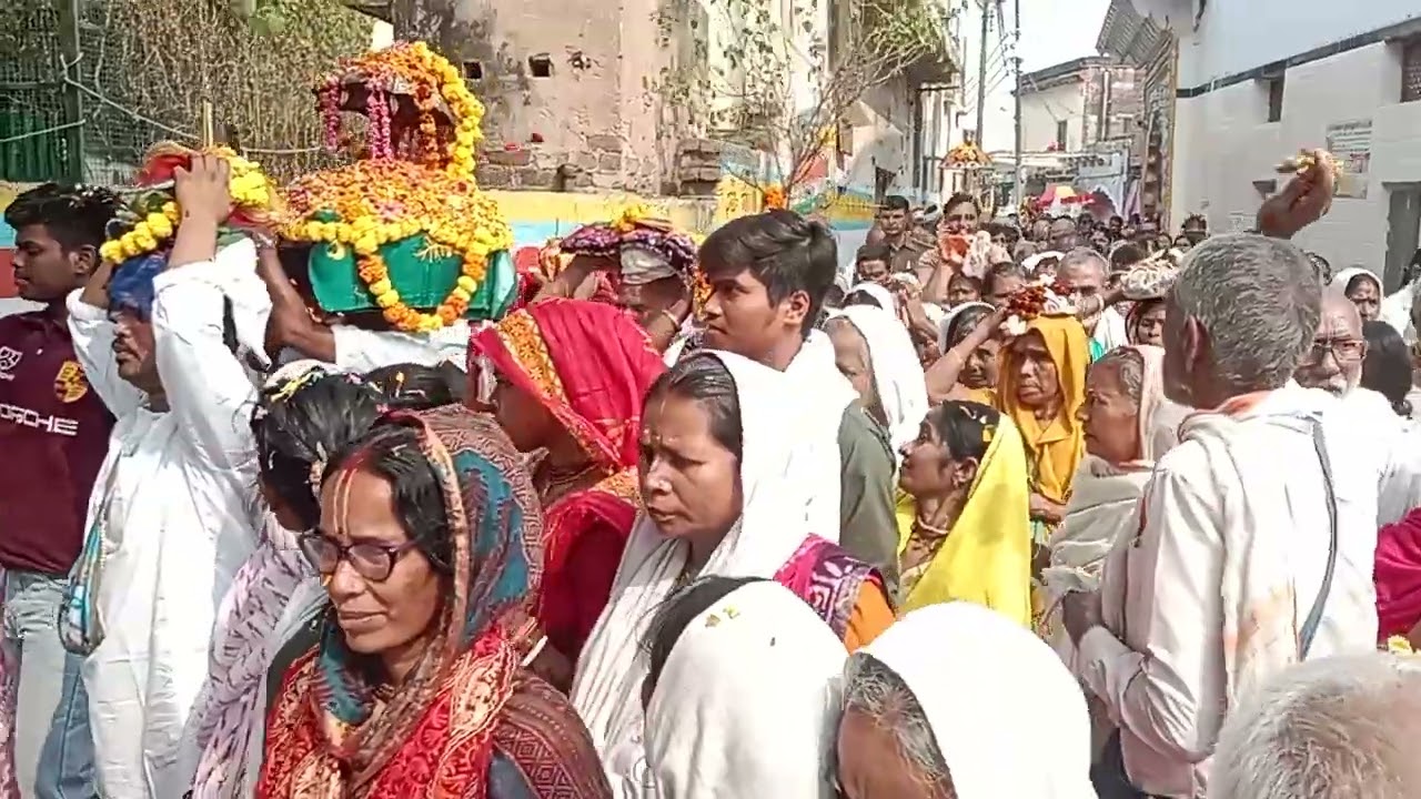 ভাগতনিয়ে রাধাকুন্ড পরিক্রমা
