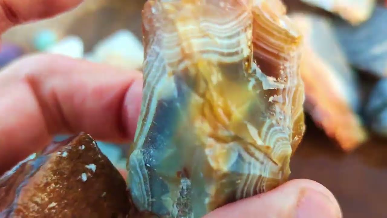 PEDRAS Preciosas e comuns encontradas na natureza e rio  IDENTIFIQUE