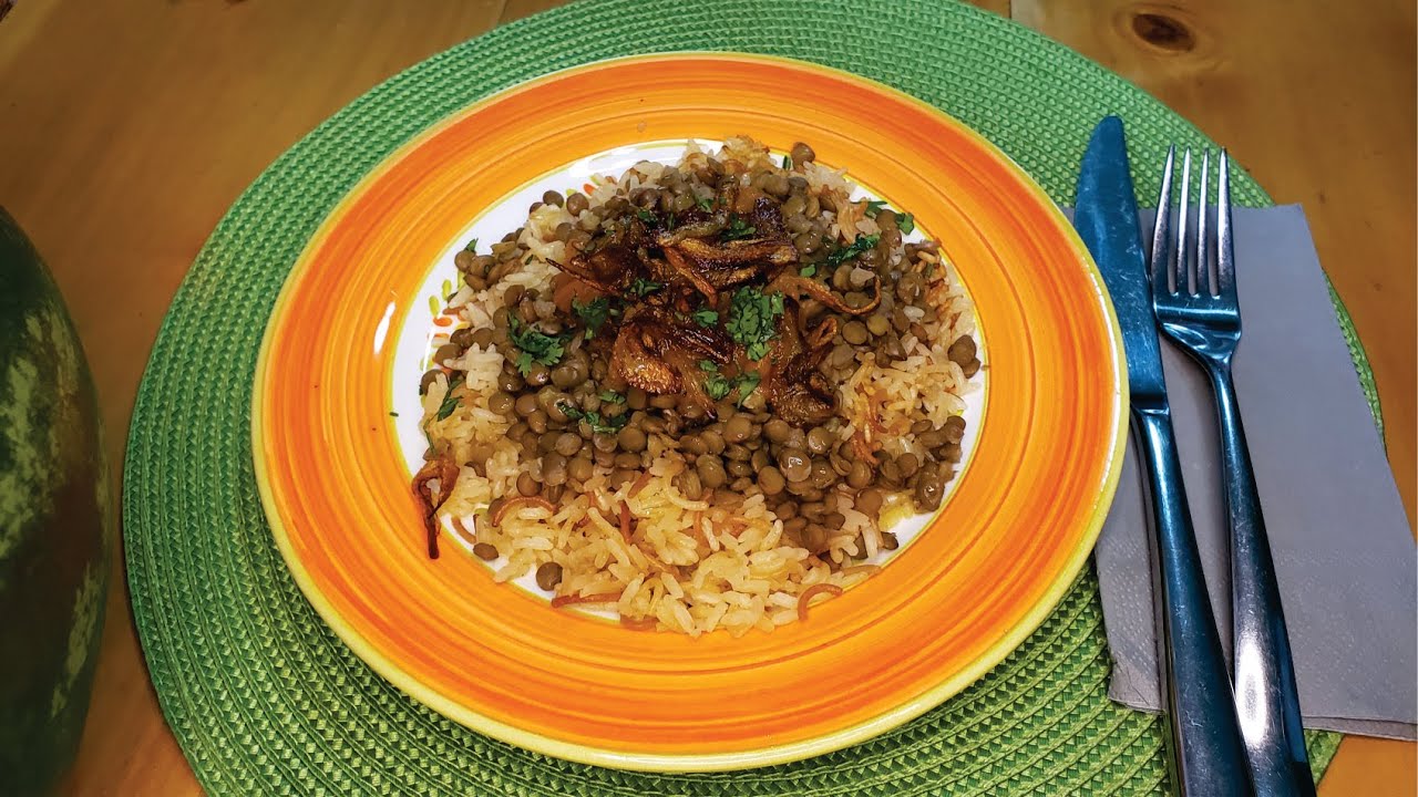 Receta Koshari es un plato tradicional egipcio muy versátil y nutritivo. ideal para vegetarianos