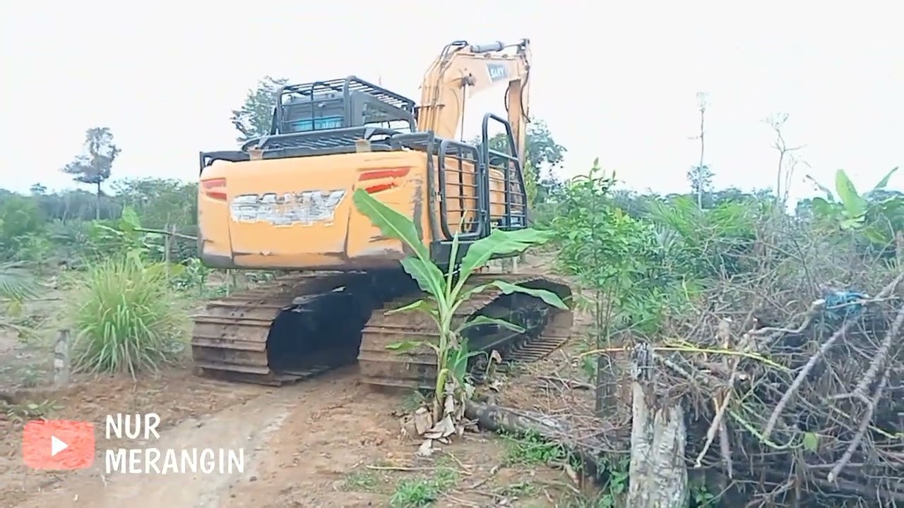 menegangkan saat excavator Sany turun dari trado di lokasi kerja #vidioviral #alatberat #excavator
