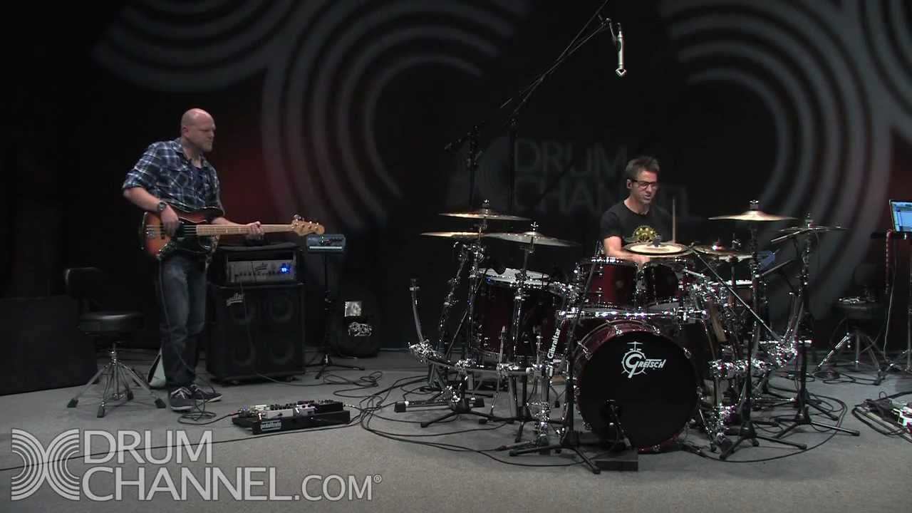 Mika Fineo (Filter), Dan Lutz and Phil Buckman (Filter) on DC Live