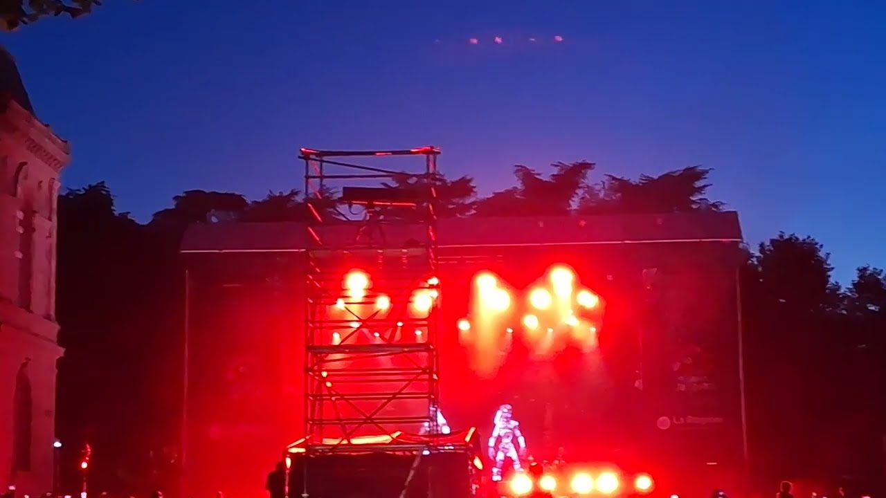 Shaka Ponk Intro concert 19 07 2024 Nuits de Saint jacques