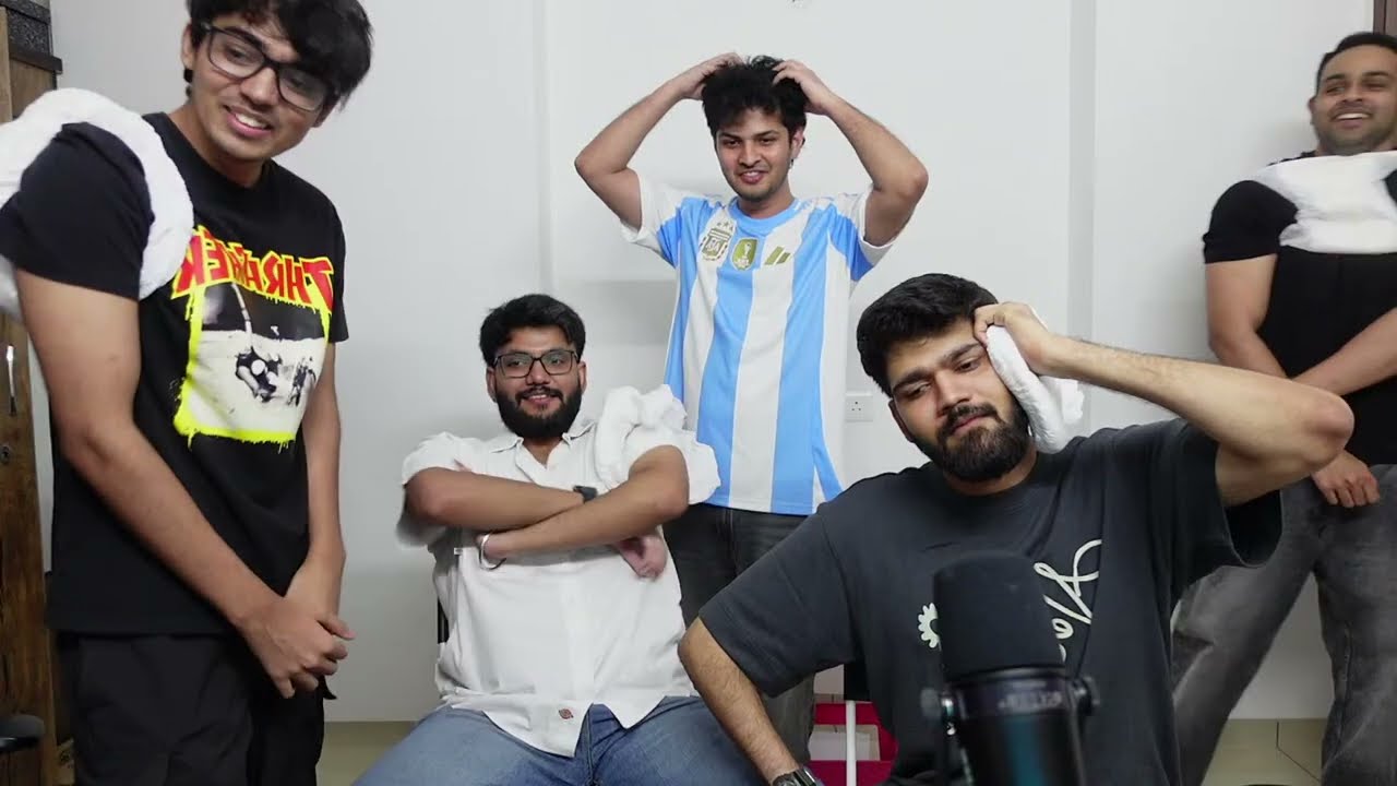 PAKDE GAYE SARE!!