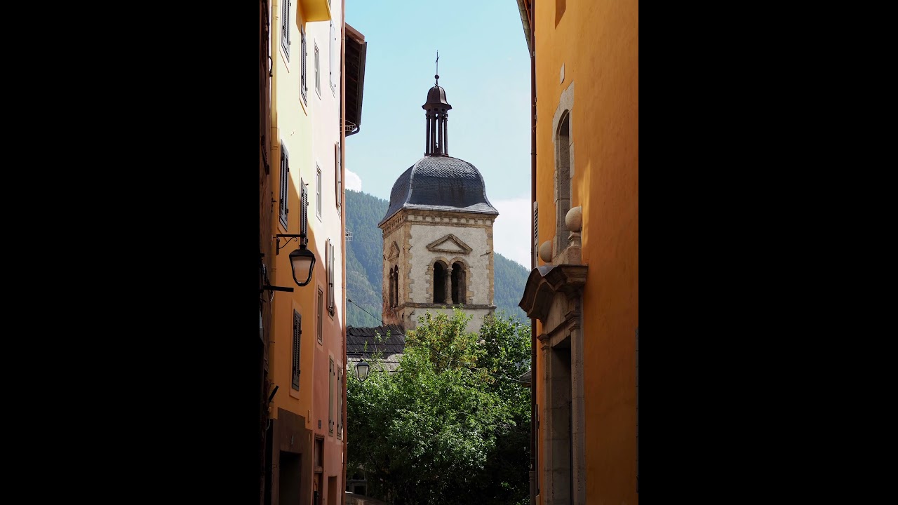 Une balade &agrave; 📍Brian&ccedil;on #france #travel #mountains #cityscape #streetphotography