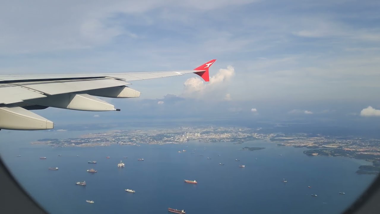 Qantas A380 landing into Singapore (VH-OQD)[4K]