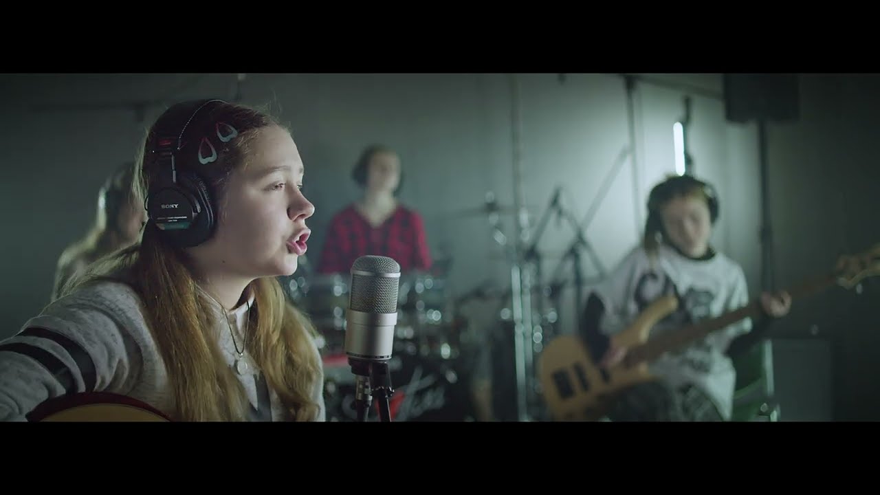 The Sixsters - Біжи з Вовками  (official video 2023)