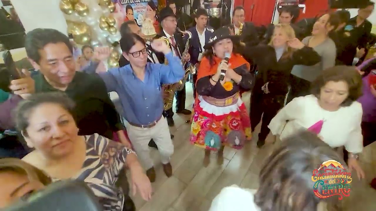 ENCANTADORA DEL CENTRO (Video Oficial) TEMA-  se me resbala