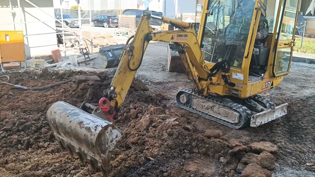 Yanmar B17 und Wacker Neuson TH 412 bei der Arbeit