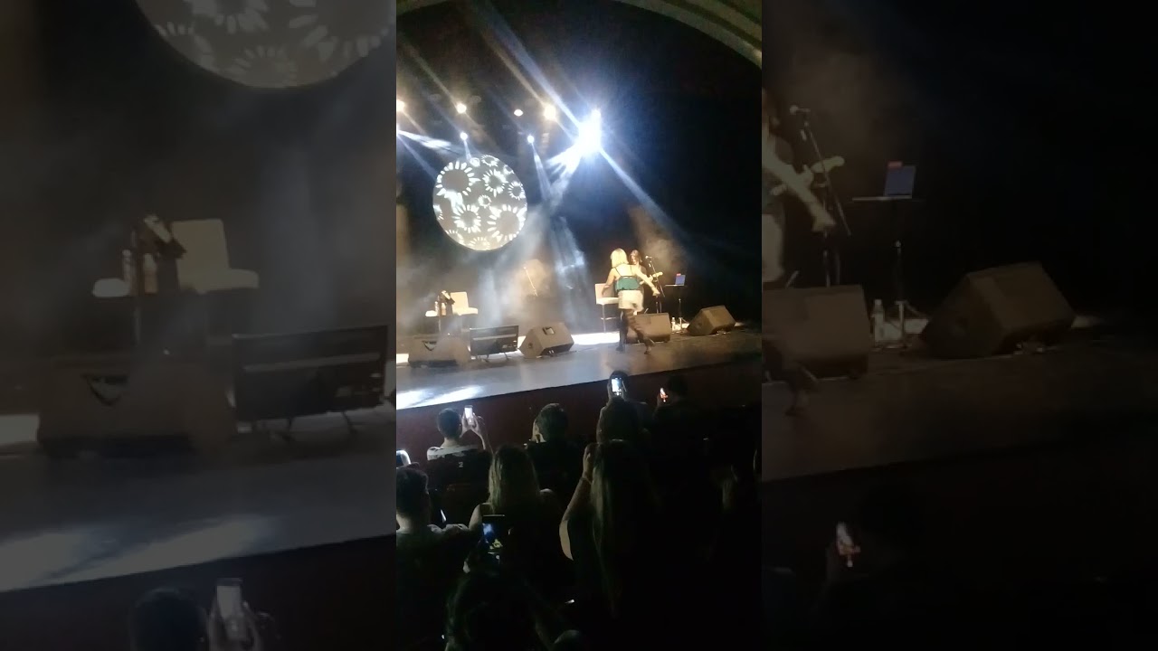 en el concierto de Fabi Cantilo