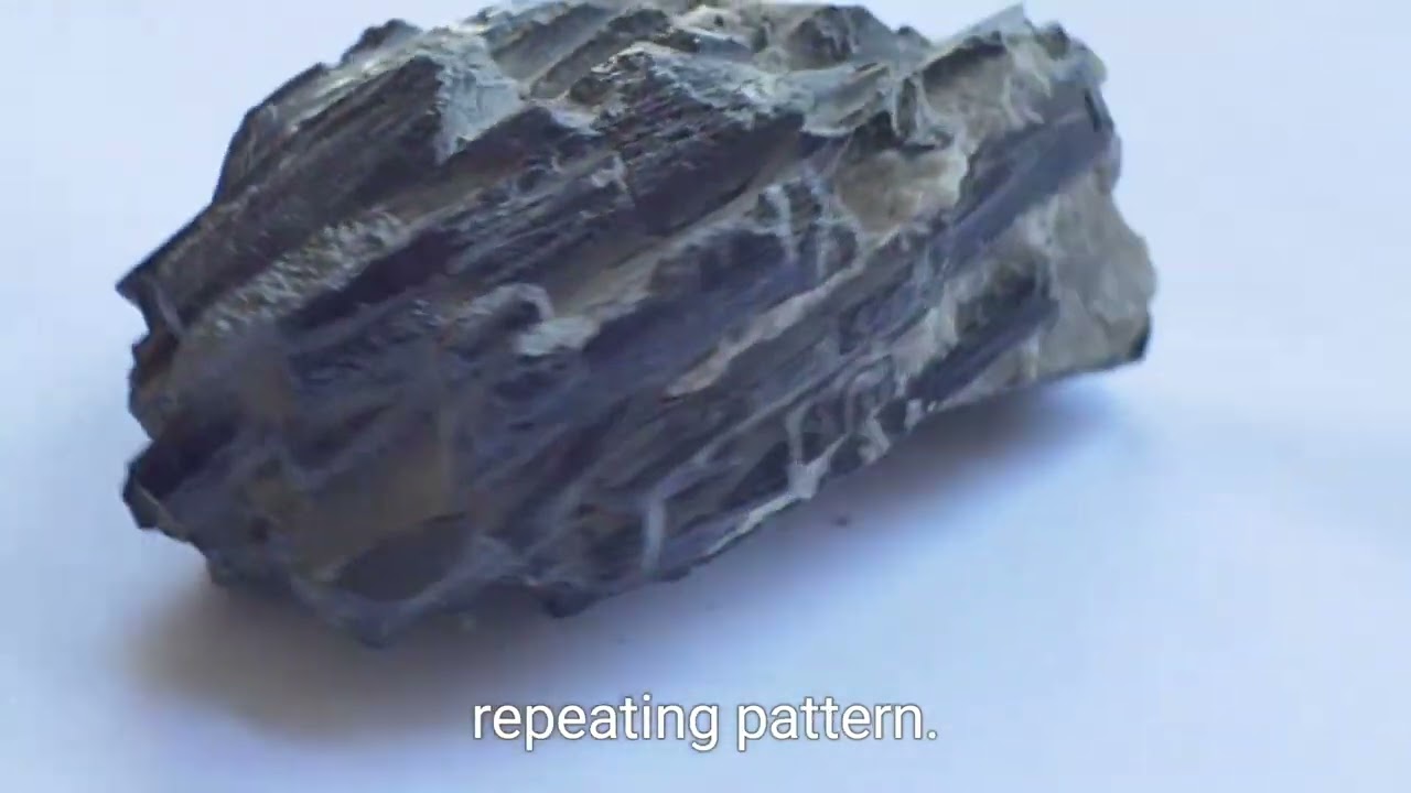 Crystalline vs Amorphous Solids Explained in 40 Seconds! | #puc #chempath5 #sciencefacts 