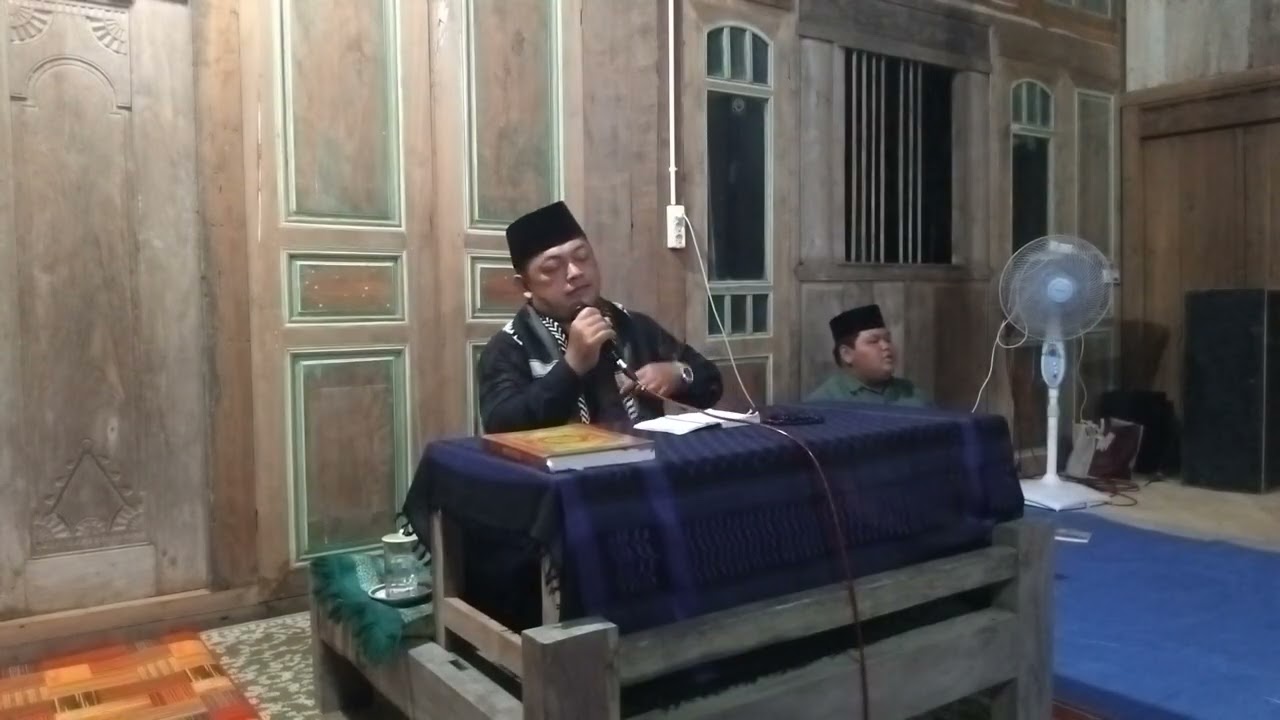 Istighosah oleh Bp. Kyai Muhammad Nurhuda di Banyuning Selonjari. 