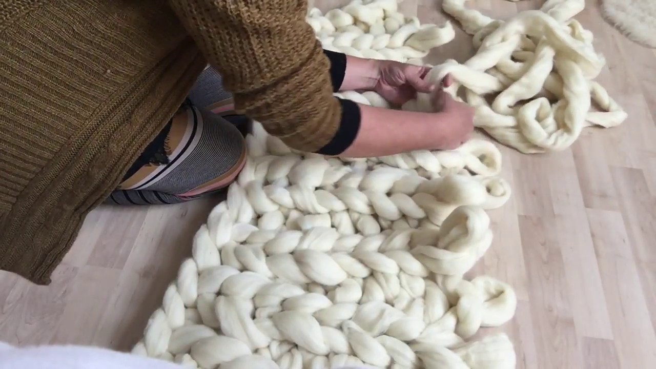 Woondeken XL gebreid met lontwol handmade by juf Sas