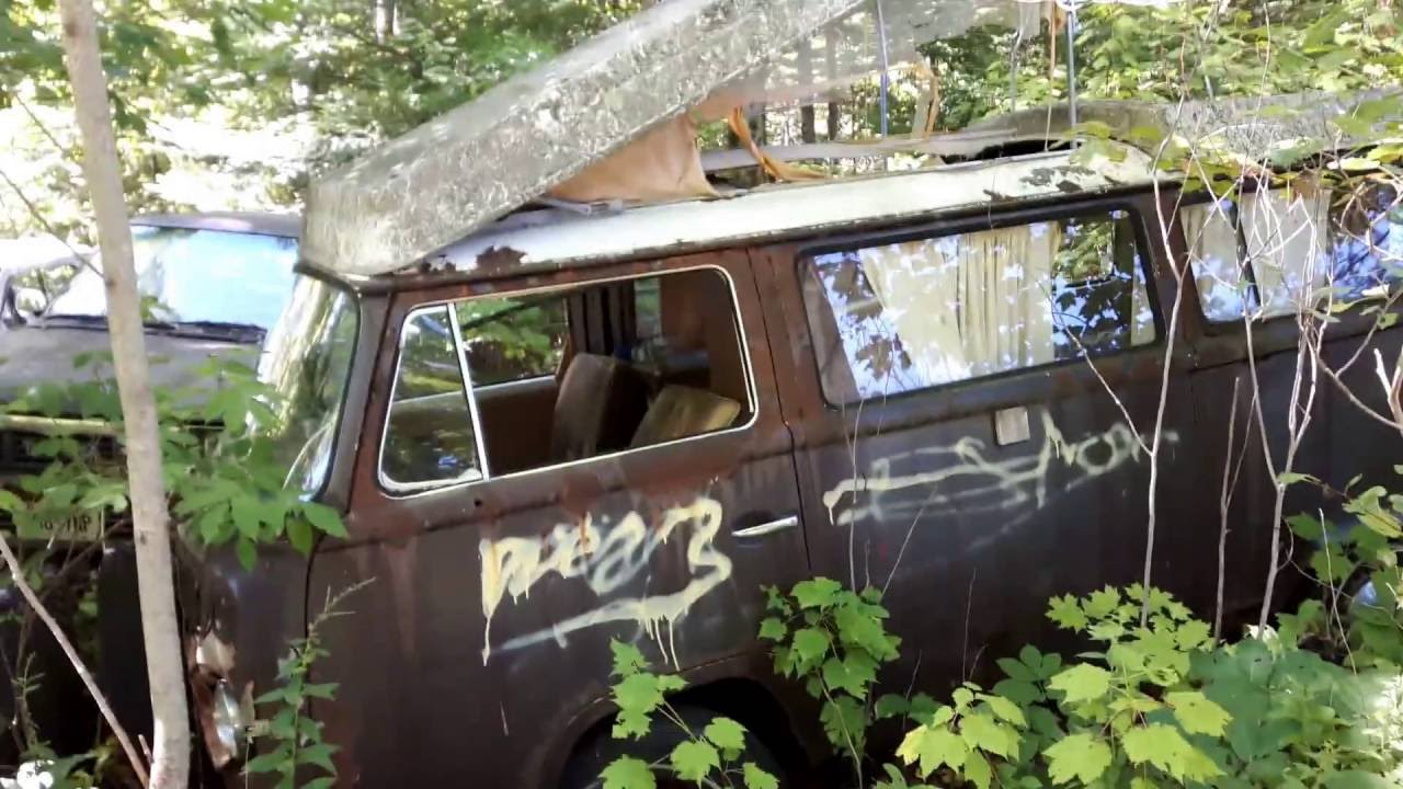 BARN FIND RARE 1971 VW Camper Van found on cottage lot