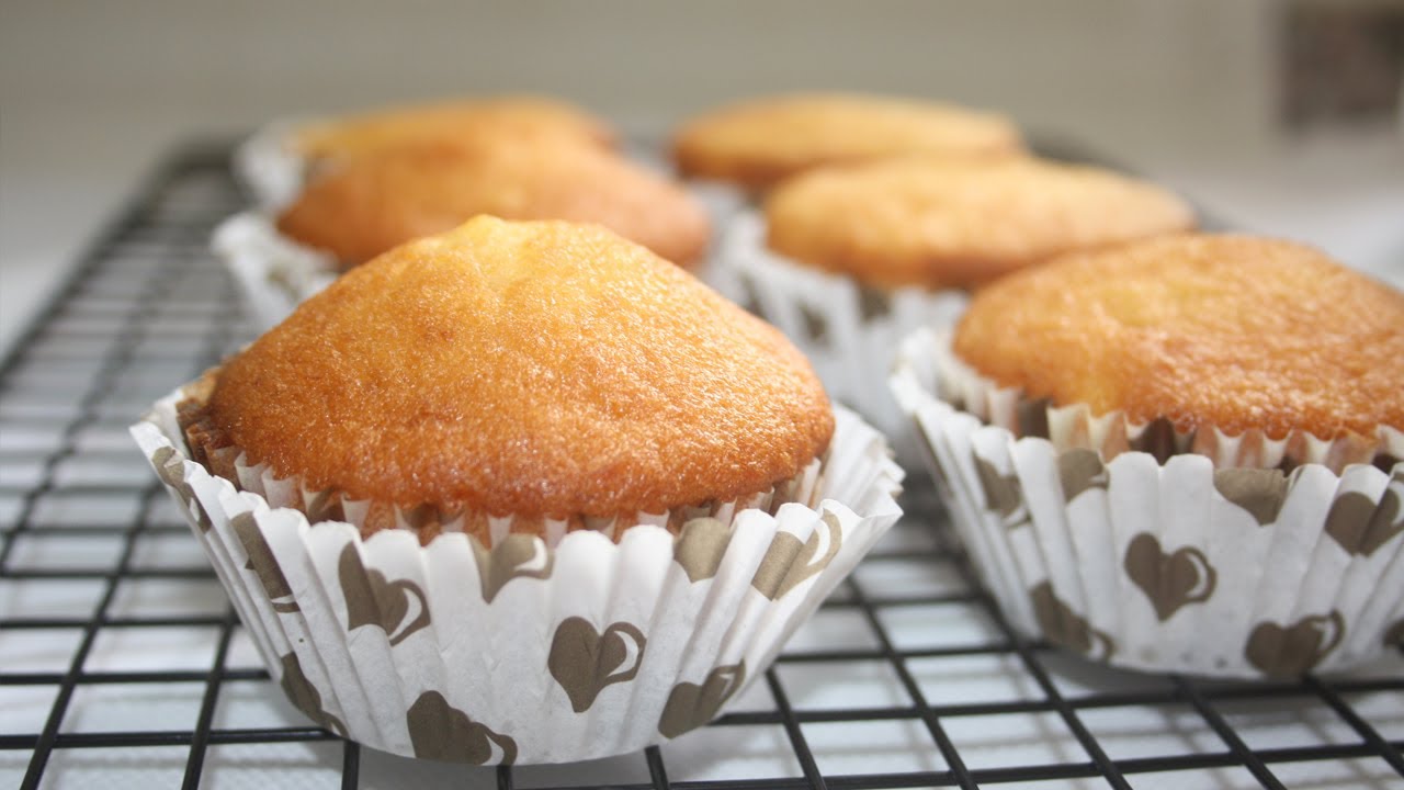 Pineapple Cupcakes/ Fluffy and moist pineapple cupcakes/ Cupcakes