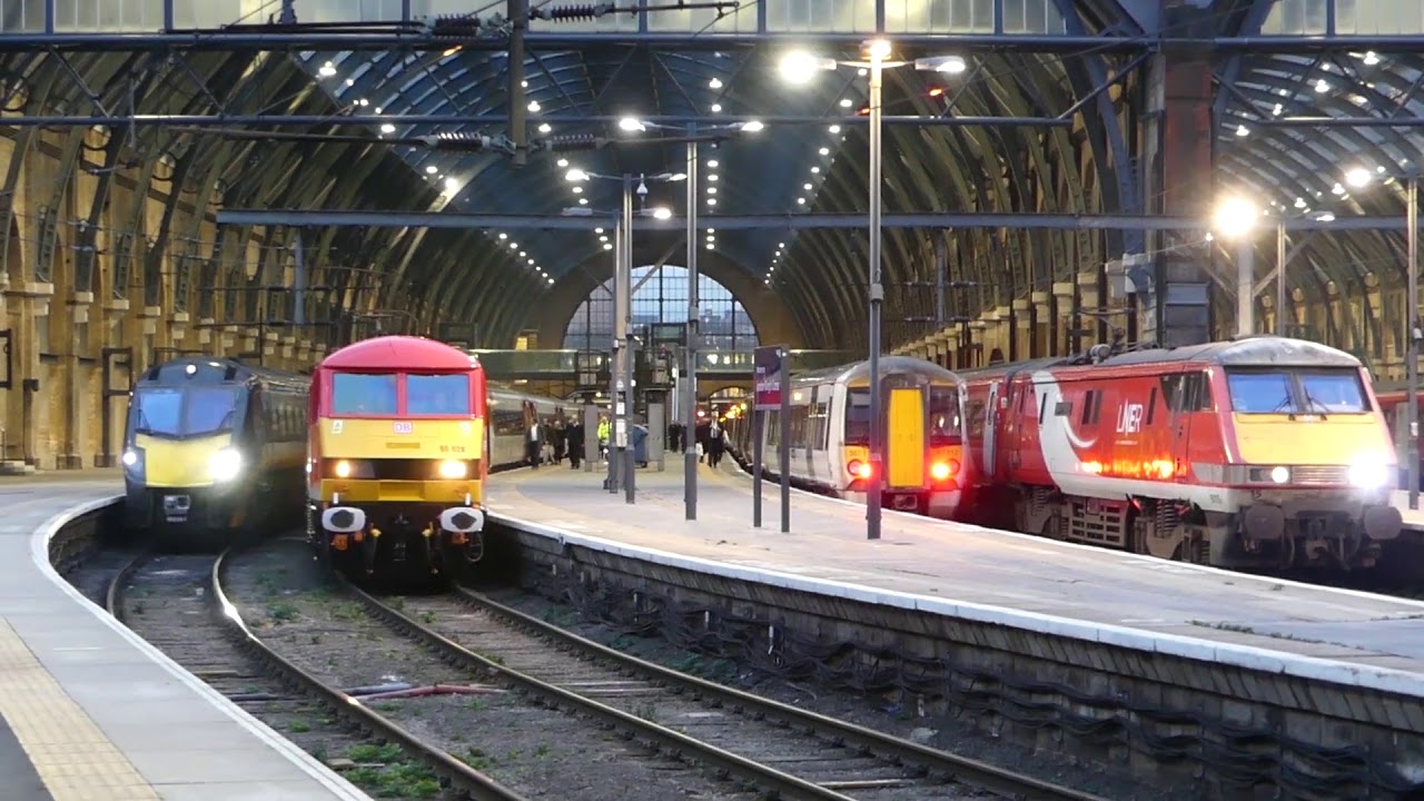 DB Class 90 90028 New paint job. LNER top link duty. #train #railways