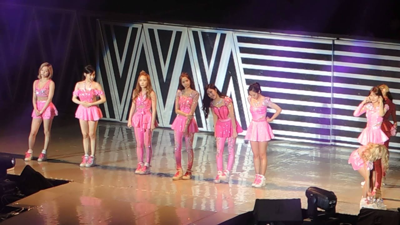 130721 SNSD World TOUR In Taiwan - Talk1 自我介紹