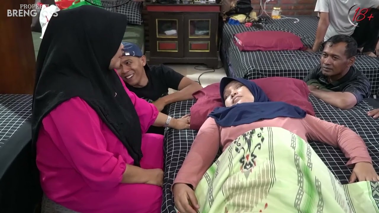 LEPAS POCONG DENGAN KELUHAN BADAN SAKIT SEMUA