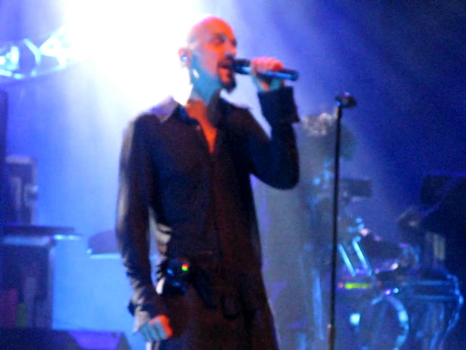 James - Ten Below - Southend Cliffs Pavilion 12/04/2010