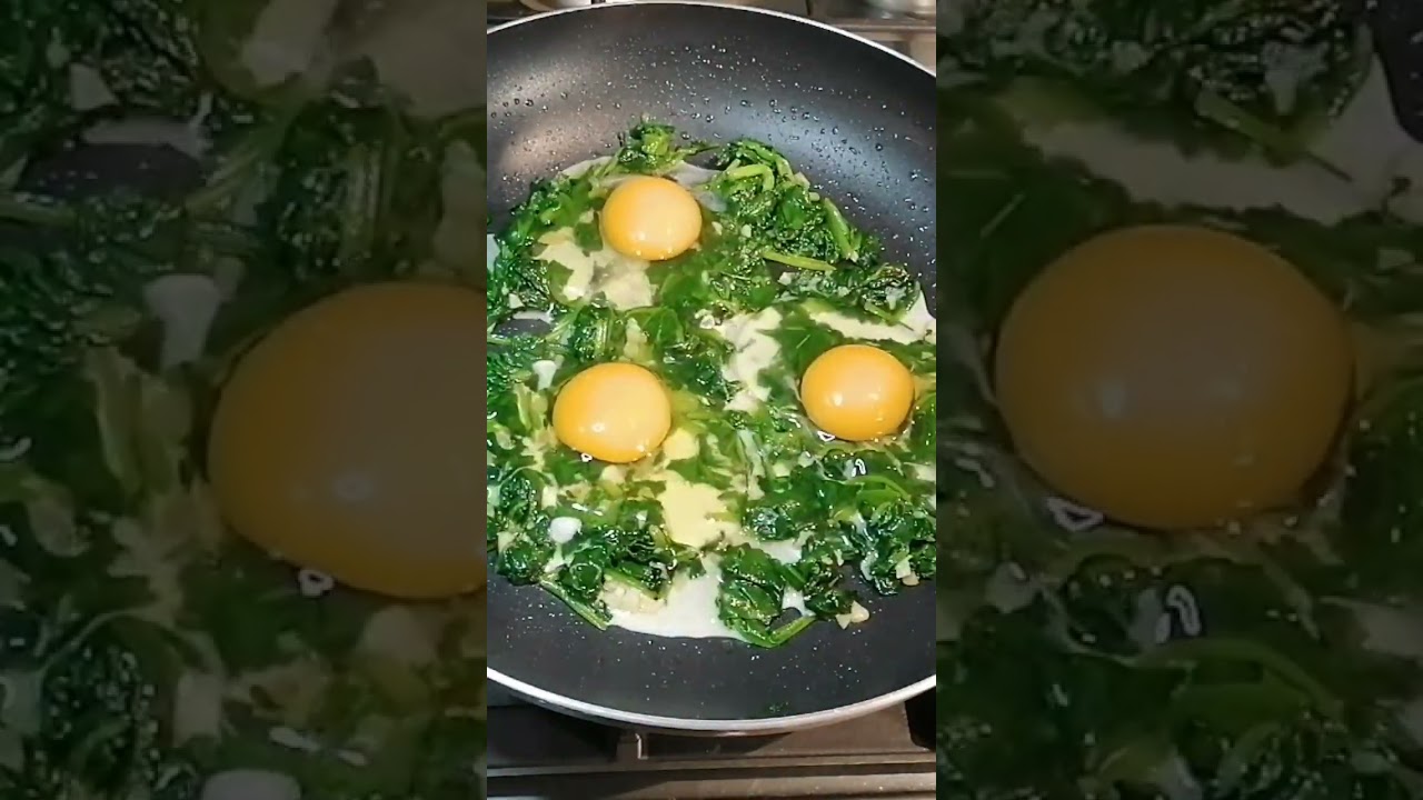 D&eacute;licieux Recette / &eacute;pinards / &oelig;ufs / f&eacute;ta / tomates s&eacute;ch&eacute;es yammmi 🥰