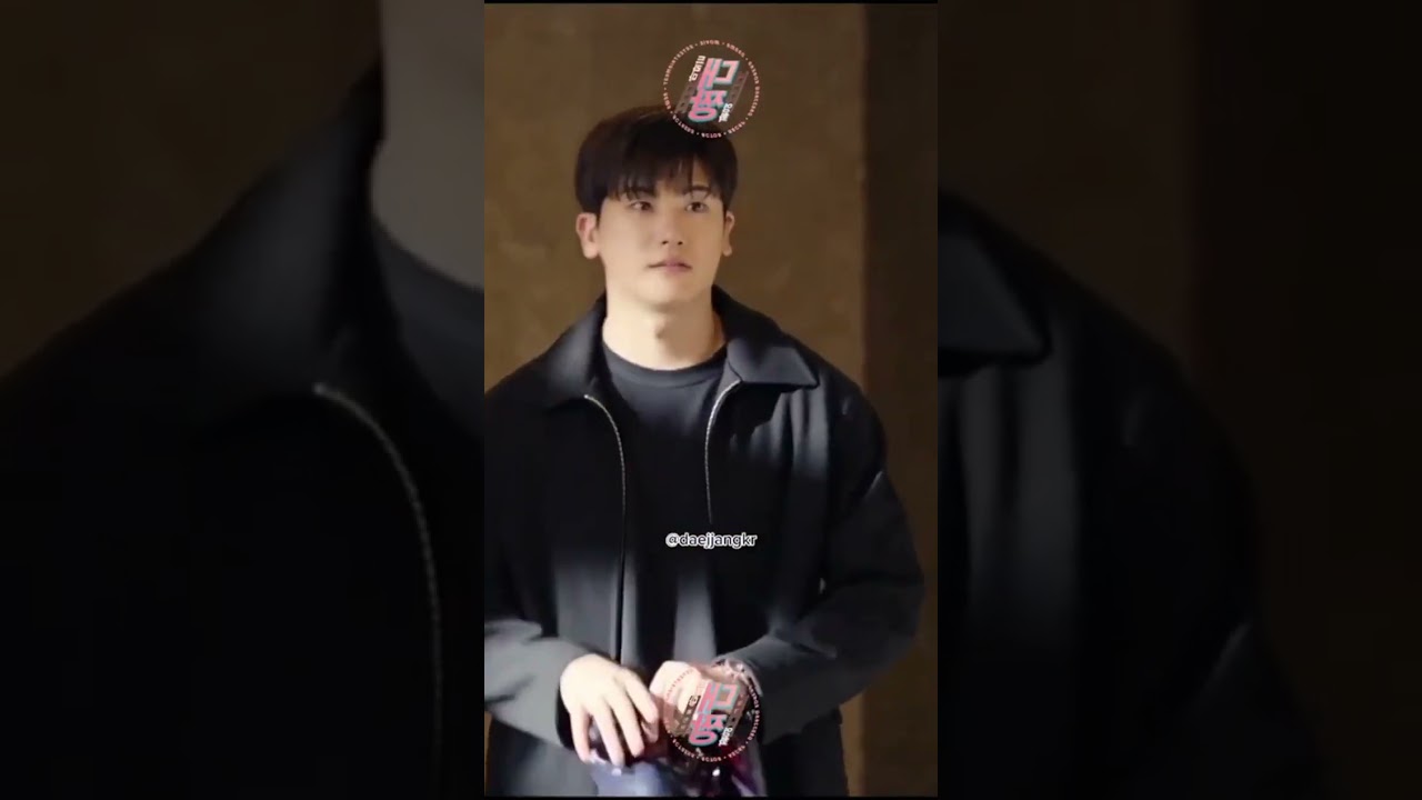 Park Hyung Sik is angry!! But he is still so cool in here 😍