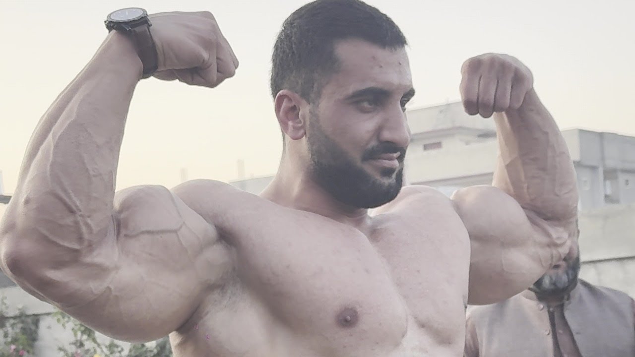 Pakistani huge bodybuilder Gran Bacha - MUSCLE MOTIVATION
