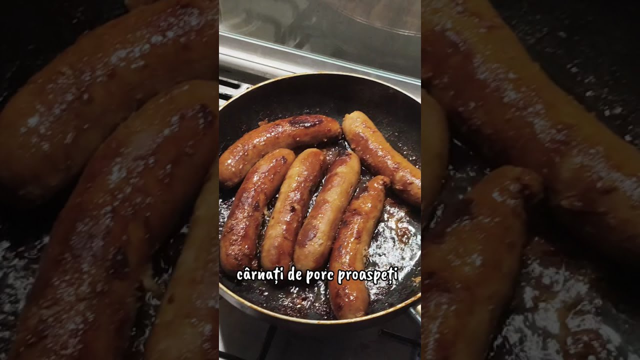 Cârnați De Porc Proaspeți Gătiți La Tigaie 