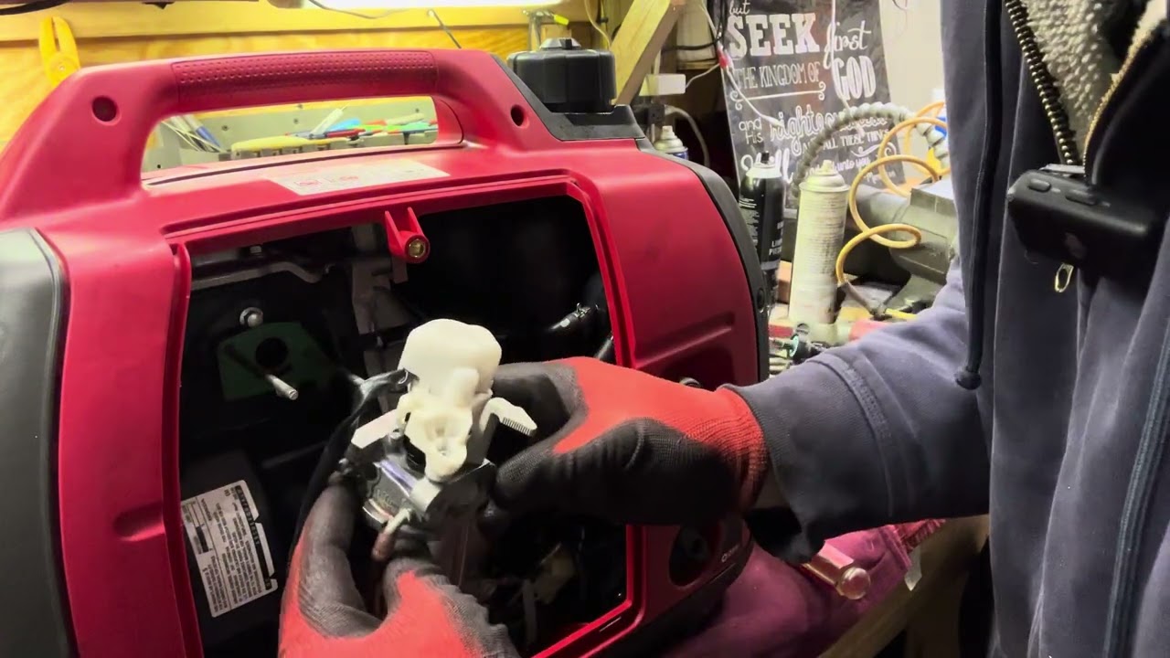 Honda EU2000i работает только на подсосе (даже после чистки карбюратора) — Зритель нашел настояще...