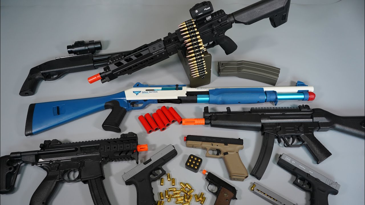 SWAT and Police Toy Guns - Shell ejecting Benelli M4 - Glcok19 - MP5 -Sniper - Toy Guns Collection
