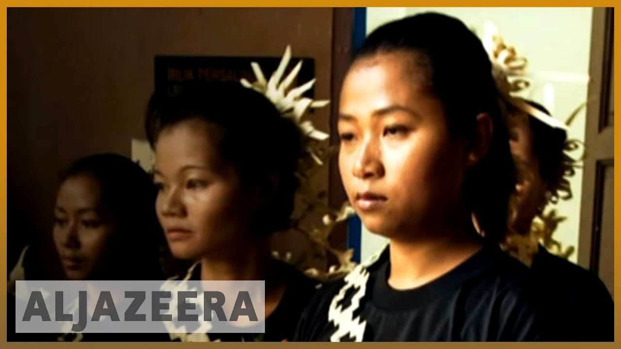 Malaysia ethnic tribes 'forced to convert'