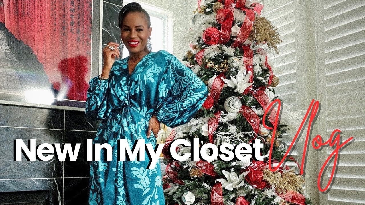 NEW IN MY CLOSET, PUTTING UP THE CHRISTMAS TREE, COOKING WITH MY KIDS + MORE | AWED BY MONI