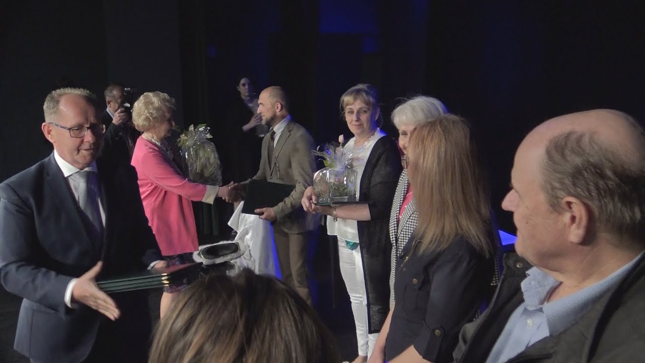 Ewa Podolska - dziennikarka PTVR wśr&oacute;d wyr&oacute;żnionych działaczy i animator&oacute;w kultury w Dębicy