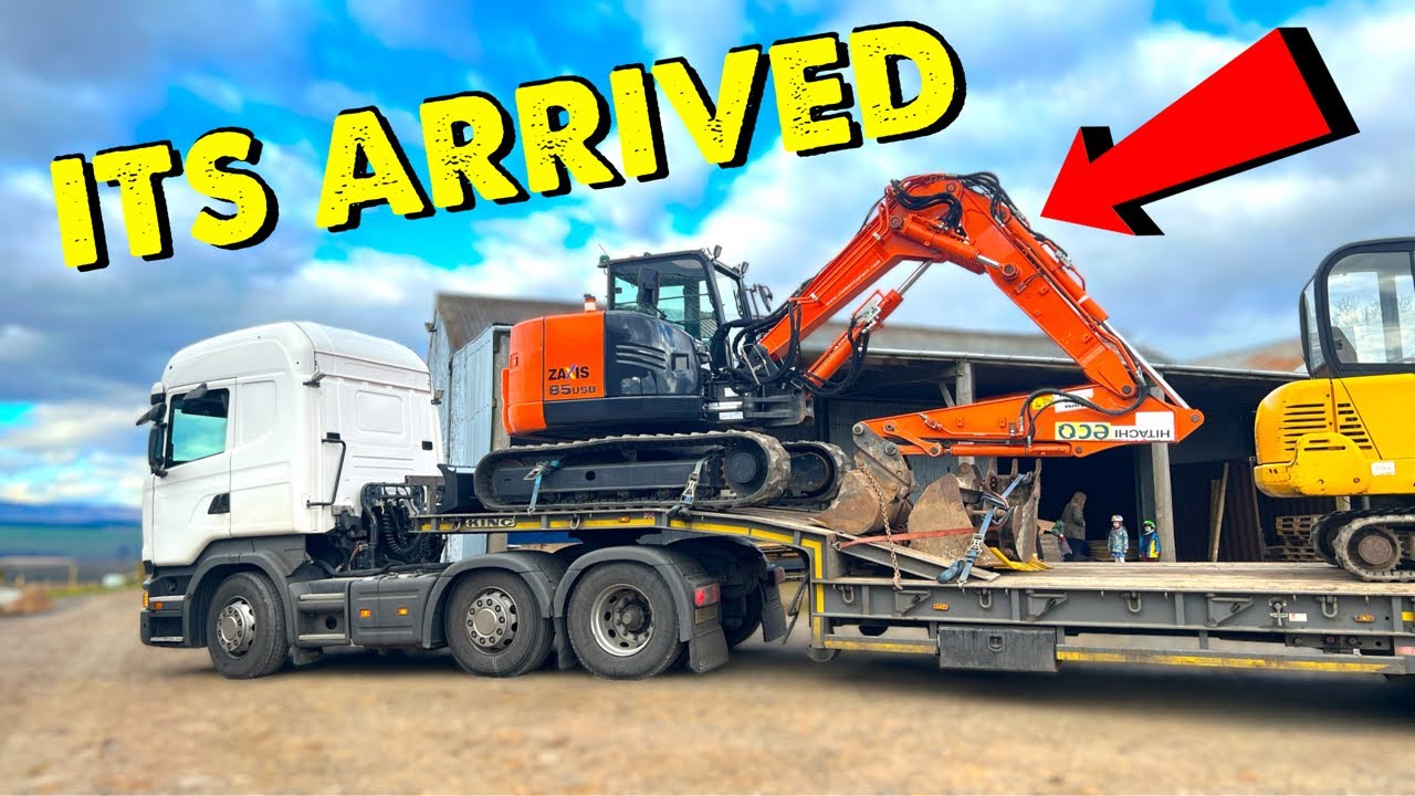 New Digger Arrives On Farm