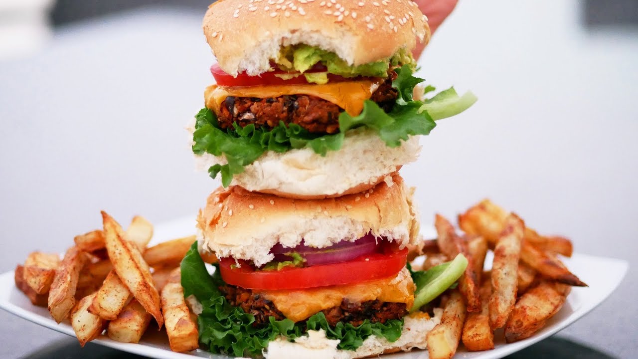 VEGAN BLACK BEAN BURGER RECIPE | NON-VEGAN/CARNIVORE APPROVED! MUST TRY!