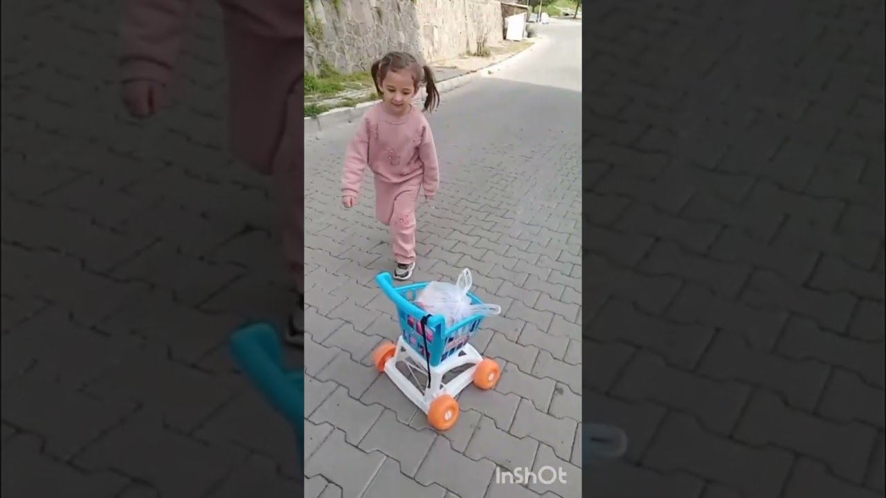 Eylül anneannesiyle gezmede 😆🤩