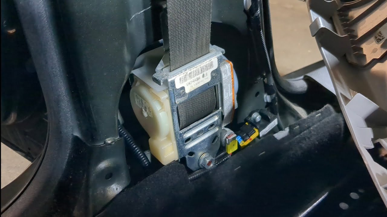2014 Honda Accord Drivers Seatbelt Removal