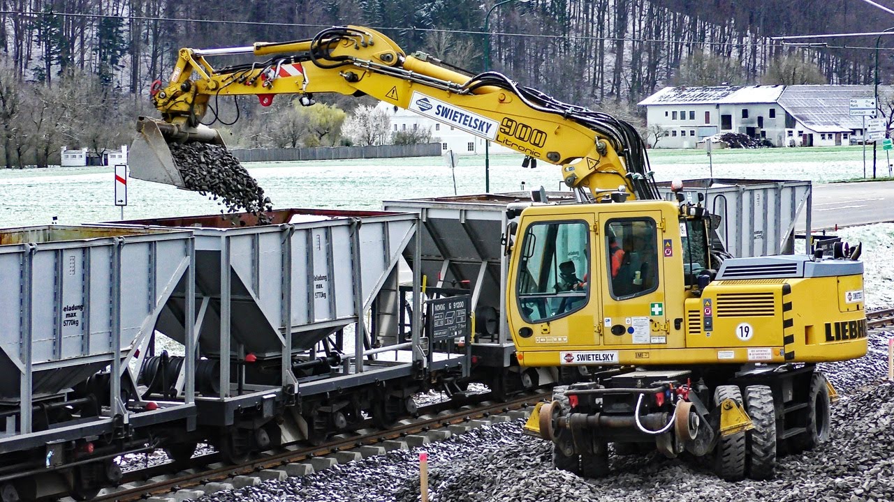 LIEBHERR A 900 ZW Bagger | Gleisschotter verladen | Sanierung Mariazellerbahn