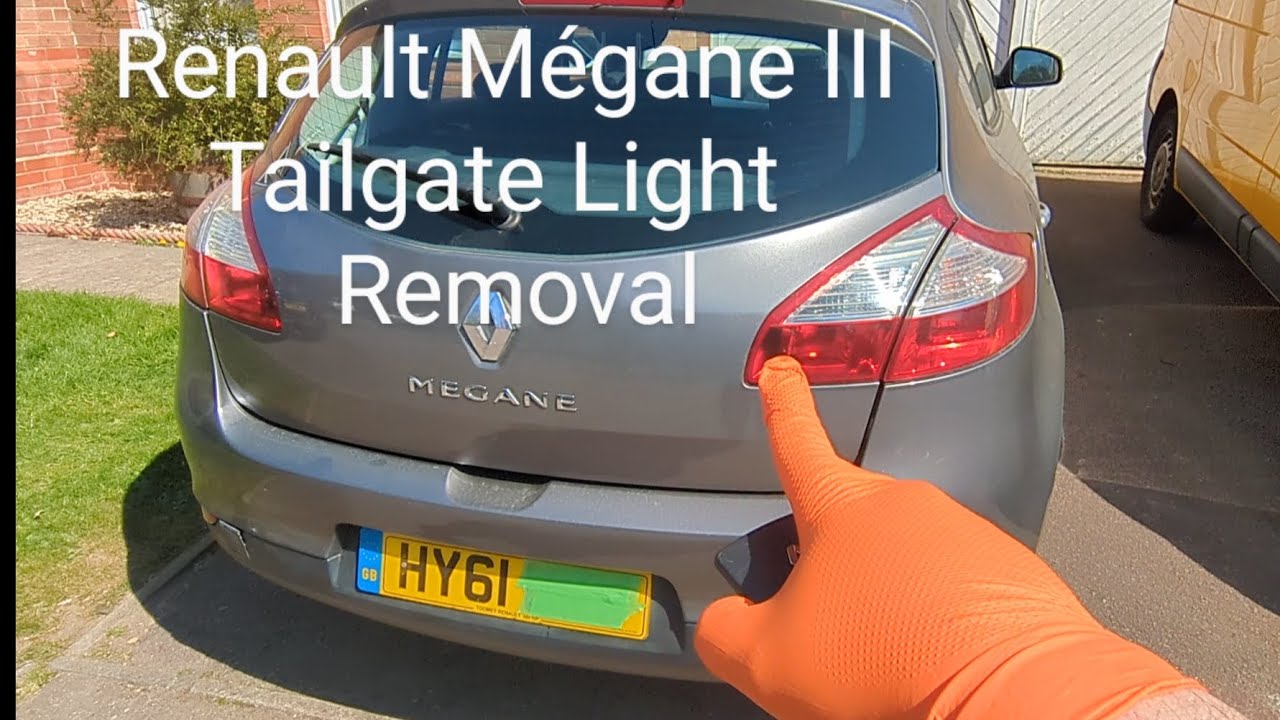 Renault Mégane MK3 Tailgate Light Removal