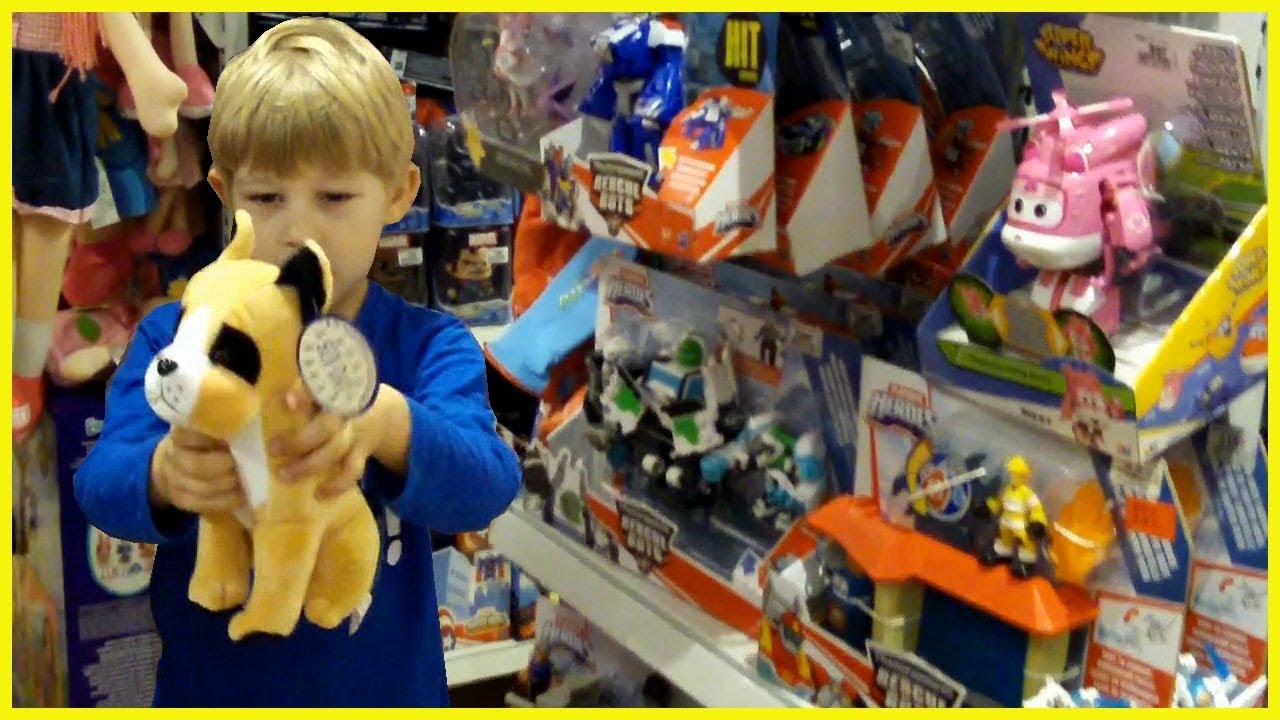 Children's Toy Store. a lot of toys. Kids Shopping. Video for children