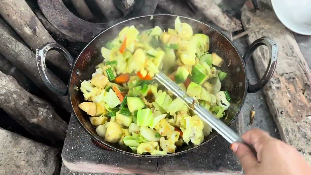 গ্রামের বাড়ি যেয়ে শীতের পিঠা বানায়ে খেলাম 