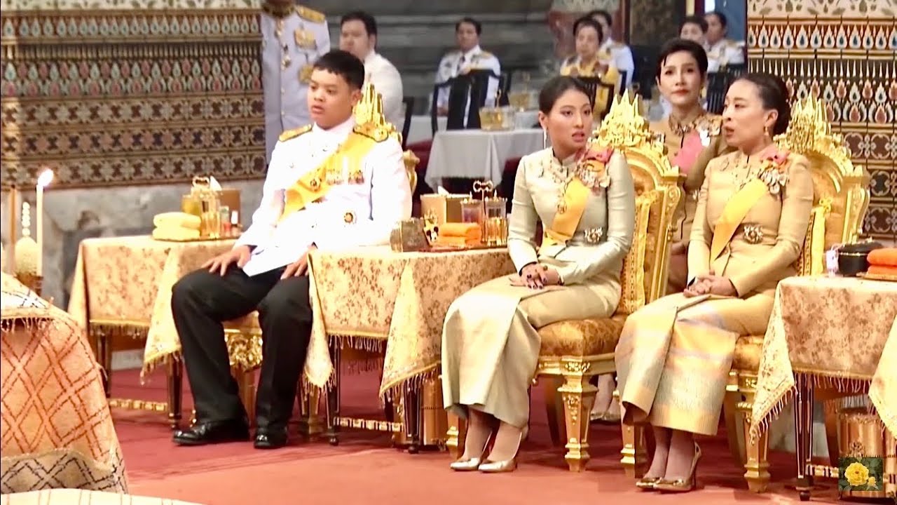 [๑๓ต.ค.๖๓] พระบาทสมเด็จพระเจ้าอยู่หัว สมเด็จพระนางเจ้าฯ ทรงบำเพ็ญพระราชกุศล วันคล้ายวันสวรรคต ร.๙