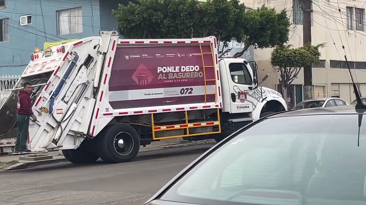 Ponle dedo al basurero CBO77 camión de basura Rear loader trash truck part 6