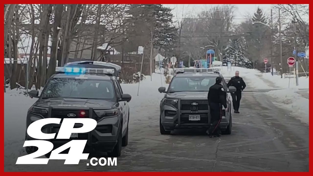 Toronto police officer injured while responding to a call