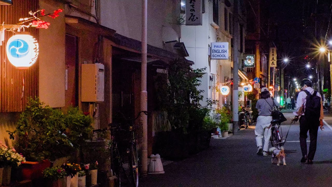 お祭り前夜の夕暮れ｜夏祭り｜喫茶店