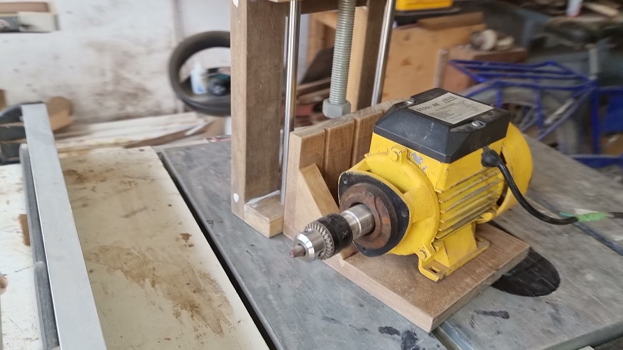 SISTEMA DE ELEVAÇÃO PARA FURADEIRA E TUPIA