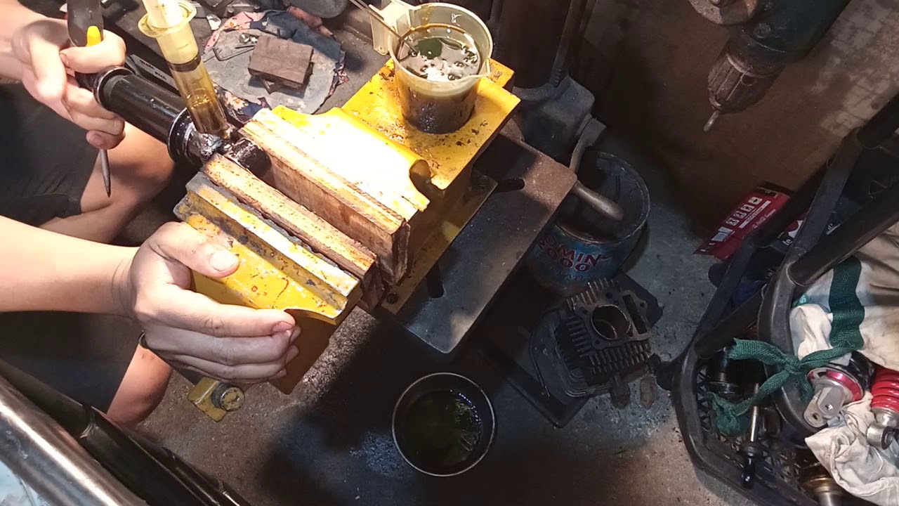 rear shock repair (Sniper 150 stock rear shocks, rebound and repack)