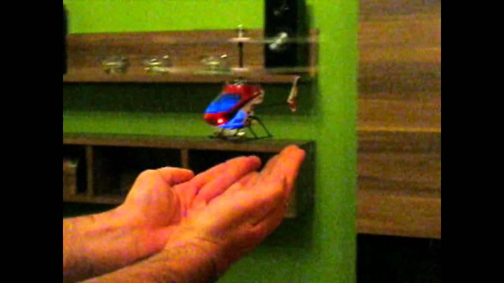 MCX2 flying with no stick input.avi