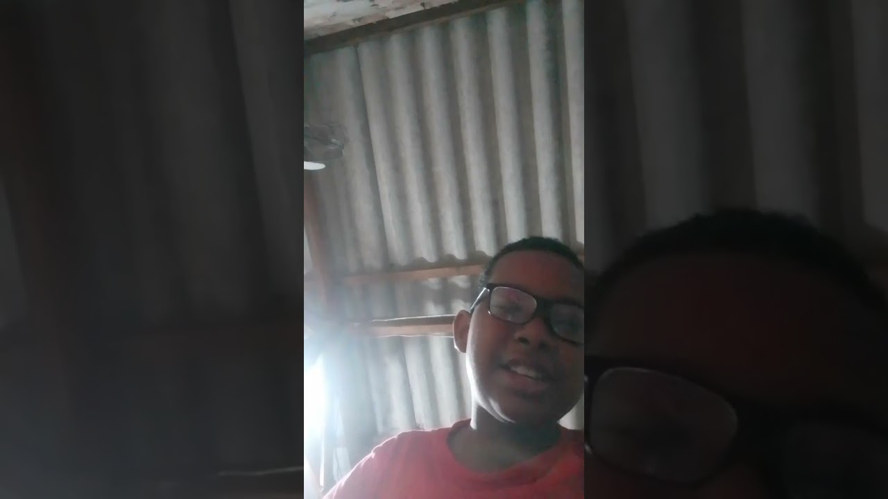 vamos ver o que eu ganhei no saco de doce do dia das crian&ccedil;as e minha prima esqueceu o saco de doce